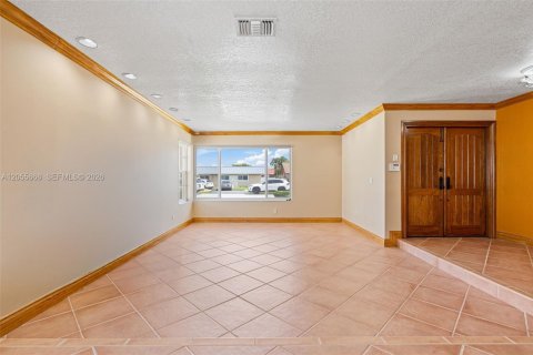 Villa ou maison à vendre à Miami, Floride: 4 chambres, 181.35 m2 № 2186174 - photo 10