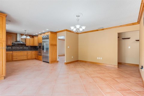 Villa ou maison à vendre à Miami, Floride: 4 chambres, 181.35 m2 № 2186174 - photo 16