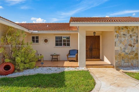 Villa ou maison à vendre à Miami, Floride: 4 chambres, 181.35 m2 № 2186174 - photo 4
