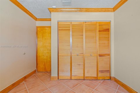 Villa ou maison à vendre à Miami, Floride: 4 chambres, 181.35 m2 № 2186174 - photo 29