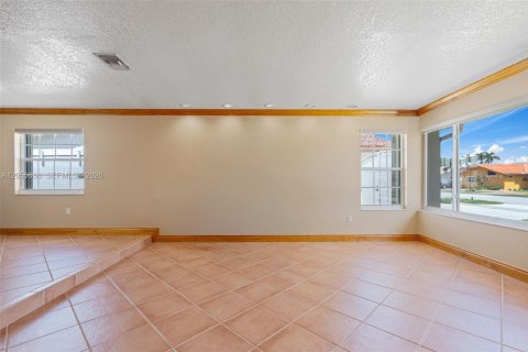 Villa ou maison à vendre à Miami, Floride: 4 chambres, 181.35 m2 № 2186174 - photo 6
