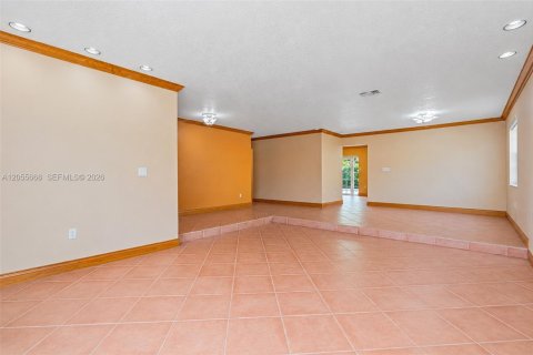 Villa ou maison à vendre à Miami, Floride: 4 chambres, 181.35 m2 № 2186174 - photo 11
