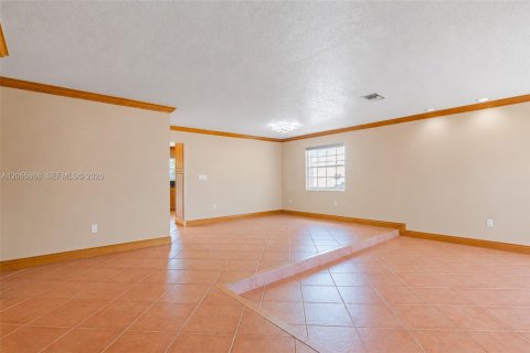 Villa ou maison à vendre à Miami, Floride: 4 chambres, 181.35 m2 № 2186174 - photo 5