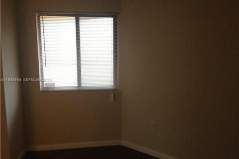 Condo in Miami, Florida, 2 bedrooms  № 1996122 - photo 7