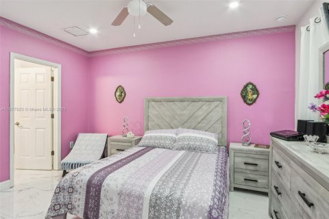 Casa en venta en Lehigh Acres, Florida, 3 dormitorios № 1923036 - foto 14