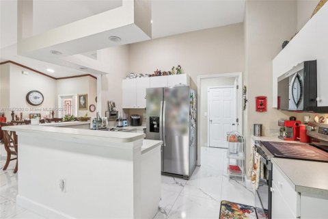 Casa en venta en Lehigh Acres, Florida, 3 dormitorios № 1923036 - foto 11