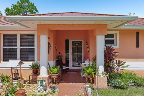 Casa en venta en Lehigh Acres, Florida, 3 dormitorios № 1923036 - foto 6