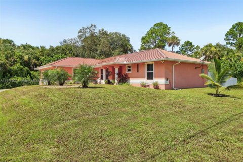 Casa en venta en Lehigh Acres, Florida, 3 dormitorios № 1923036 - foto 5