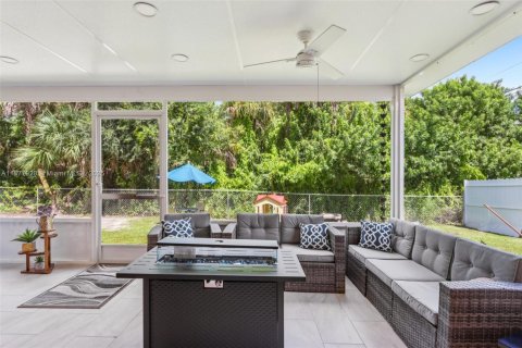 Casa en venta en Lehigh Acres, Florida, 3 dormitorios № 1923036 - foto 22