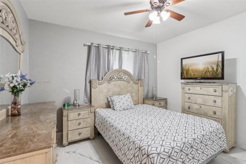 Casa en venta en Lehigh Acres, Florida, 3 dormitorios № 1923036 - foto 18