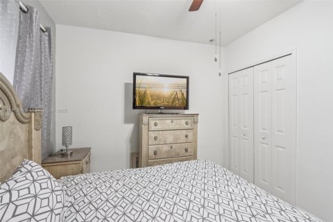 Casa en venta en Lehigh Acres, Florida, 3 dormitorios № 1923036 - foto 19