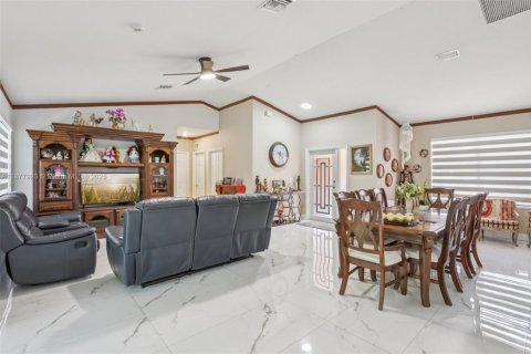 Casa en venta en Lehigh Acres, Florida, 3 dormitorios № 1923036 - foto 9