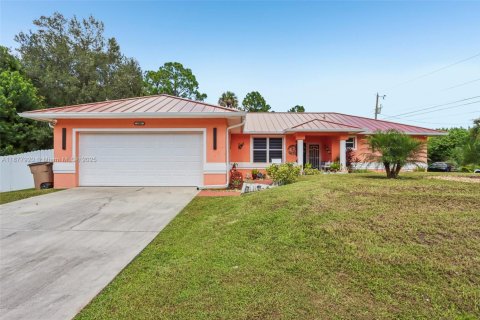 Casa en venta en Lehigh Acres, Florida, 3 dormitorios № 1923036 - foto 3