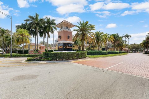 Купить таунхаус в Мирамар, Флорида 4 спальни, 154.78м2, № 2033300 - фото 29