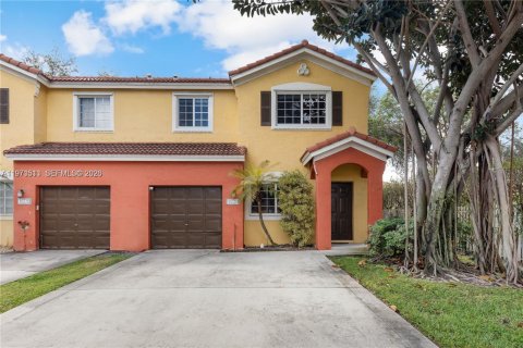 Таунхаус в Мирамар, Флорида 4 спальни, 154.78м2 № 2033300