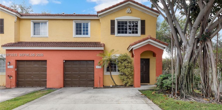 Таунхаус в Мирамар, Флорида 4 спальни, 154.78м2 № 2033300