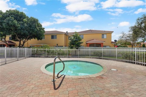 Купить таунхаус в Мирамар, Флорида 4 спальни, 154.78м2, № 2033300 - фото 28