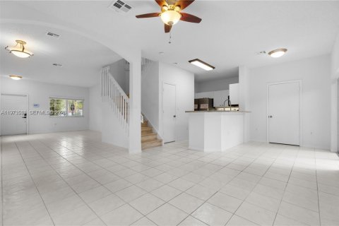 Купить таунхаус в Мирамар, Флорида 4 спальни, 154.78м2, № 2033300 - фото 9
