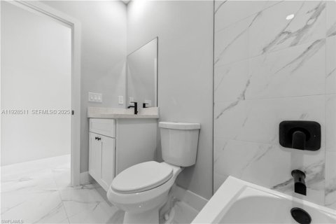 Купить виллу или дом в Лихай-Эйкерс, Флорида 3 спальни, № 1986956 - фото 20