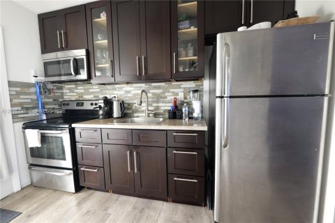 Condominio en venta en Miami Beach, Florida, 36.6 m2 № 2243082 - foto 6