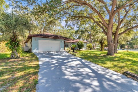Villa ou maison à vendre à Ocklawaha, Floride: 3 chambres, 130.16 m2 № 2230800 - photo 2