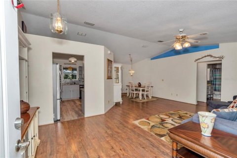Villa ou maison à vendre à Ocklawaha, Floride: 3 chambres, 130.16 m2 № 2230800 - photo 6