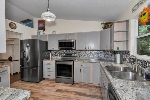 Villa ou maison à vendre à Ocklawaha, Floride: 3 chambres, 130.16 m2 № 2230800 - photo 18
