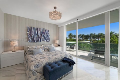 Condominio en venta en Bal Harbour, Florida, 2 dormitorios, 210.7 m2 № 1992282 - foto 11