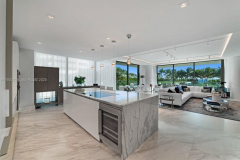 Condominio en venta en Bal Harbour, Florida, 2 dormitorios, 210.7 m2 № 1992282 - foto 7