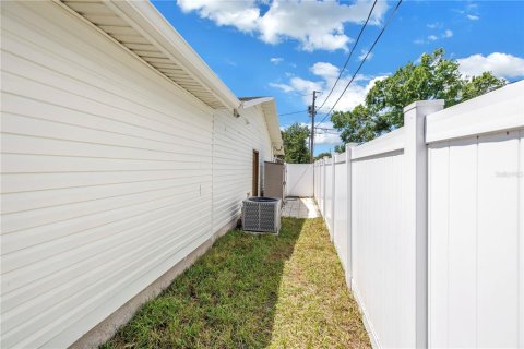 Villa ou maison à vendre à Saint Petersburg, Floride: 2 chambres, 95.32 m2 № 2151618 - photo 28