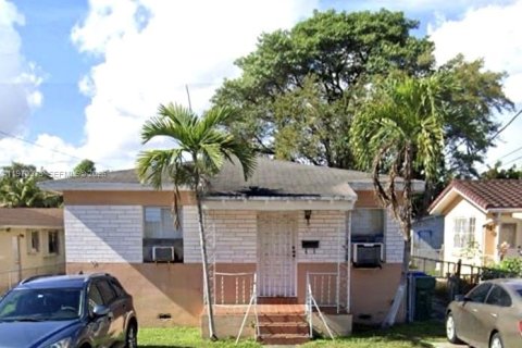 Коммерческая недвижимость в Майами, Флорида 130.43м2 № 2044039