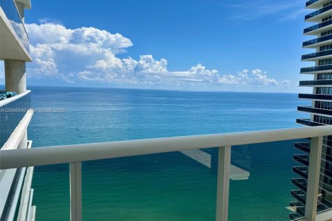 Condo à Hallandale Beach, Floride, 2 chambres  № 2339946