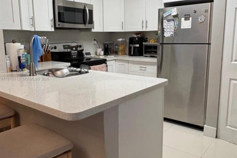 Copropriété à louer à Miami, Floride: 2 chambres, 93.37 m2 № 2046343 - photo 10