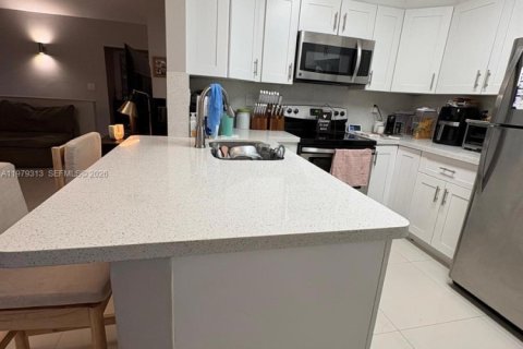 Copropriété à louer à Miami, Floride: 2 chambres, 93.37 m2 № 2046343 - photo 7