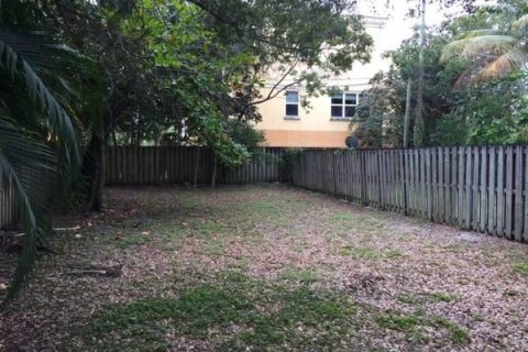 House in Fort Lauderdale, Florida 2 bedrooms, 78.97 sq.m. № 2083592 - photo 6