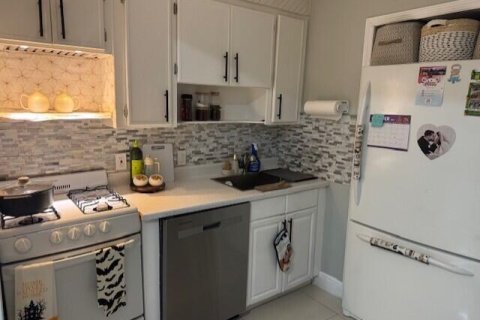 House in Fort Lauderdale, Florida 2 bedrooms, 78.97 sq.m. № 2083592 - photo 8
