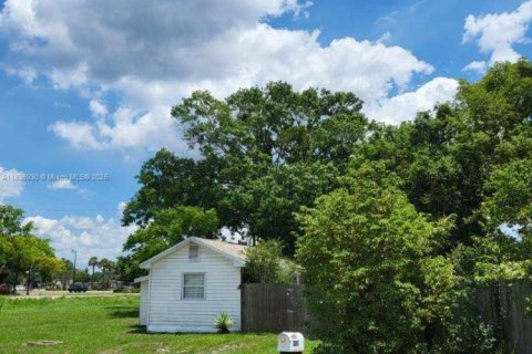 House in Sanford, Florida 1 bedroom № 1821974 - photo 1