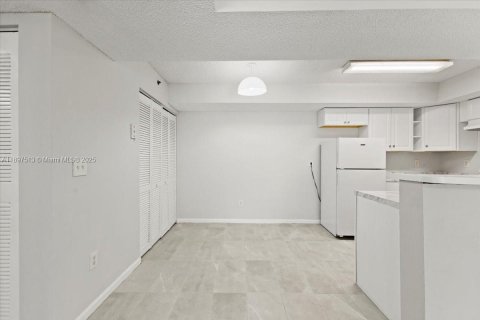 Снять в аренду кондоминиум в Коконат Крик, Флорида 2 спальни, 104.98м2, № 1949094 - фото 12