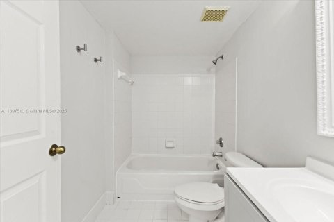 Снять в аренду кондоминиум в Коконат Крик, Флорида 2 спальни, 104.98м2, № 1949094 - фото 23