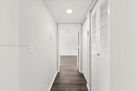 Снять в аренду кондоминиум в Коконат Крик, Флорида 2 спальни, 104.98м2, № 1949094 - фото 14