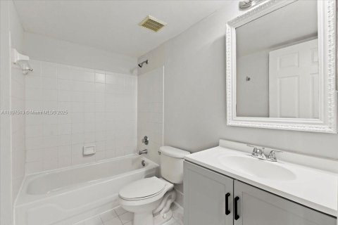 Снять в аренду кондоминиум в Коконат Крик, Флорида 2 спальни, 104.98м2, № 1949094 - фото 22