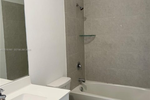 Townhouse in Homestead, Florida 3 bedrooms, 133.97 sq.m. № 2254226 - photo 21