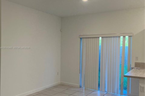 Townhouse in Homestead, Florida 3 bedrooms, 133.97 sq.m. № 2254226 - photo 5