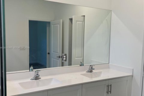 Townhouse in Homestead, Florida 3 bedrooms, 133.97 sq.m. № 2254226 - photo 15