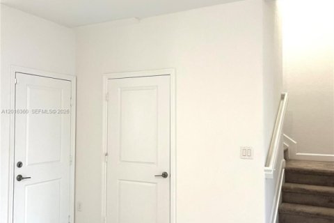 Townhouse in Homestead, Florida 3 bedrooms, 133.97 sq.m. № 2254226 - photo 6