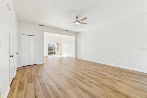 Townhouse in Orlando, Florida 3 bedrooms, 169.92 sq.m. № 1551932 - photo 2