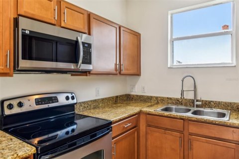 Townhouse in Orlando, Florida 3 bedrooms, 169.92 sq.m. № 1551932 - photo 9