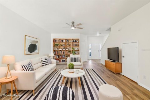 Townhouse in Orlando, Florida 3 bedrooms, 169.92 sq.m. № 1551932 - photo 4