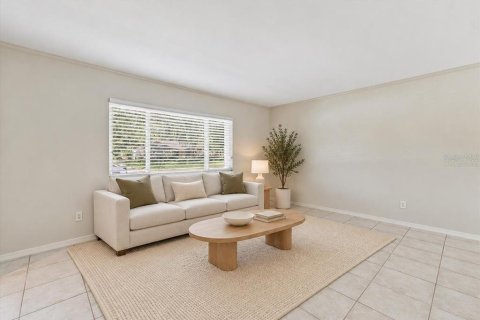 Villa ou maison à vendre à Tampa, Floride: 5 chambres, 231.7 m2 № 2431057 - photo 12