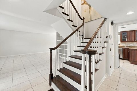 Villa ou maison à vendre à Tampa, Floride: 5 chambres, 231.7 m2 № 2431057 - photo 9